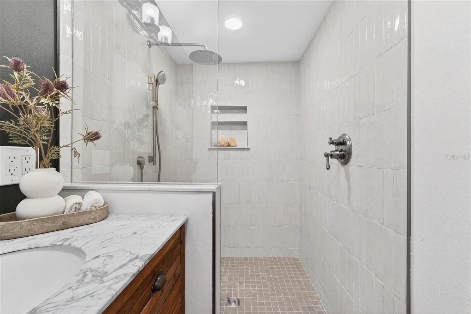 Image 21 of 30 For 760 71st Avenue N