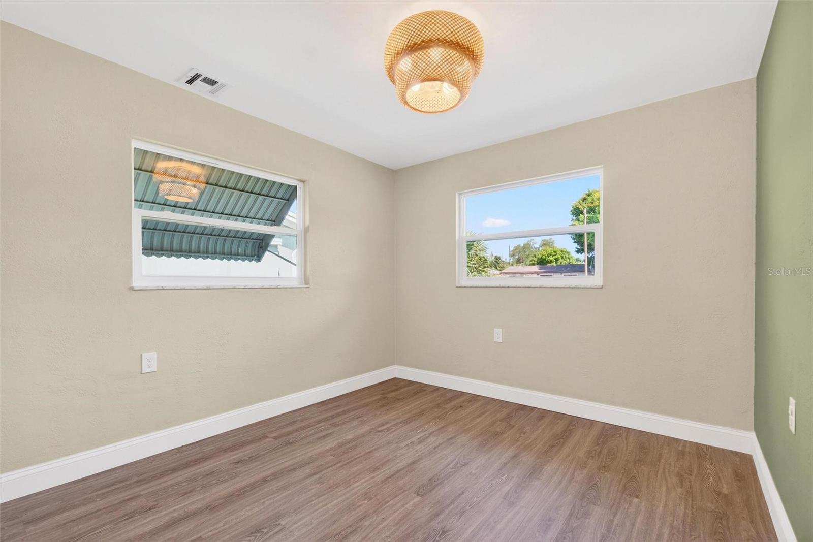 Image 22 of 30 For 760 71st Avenue N