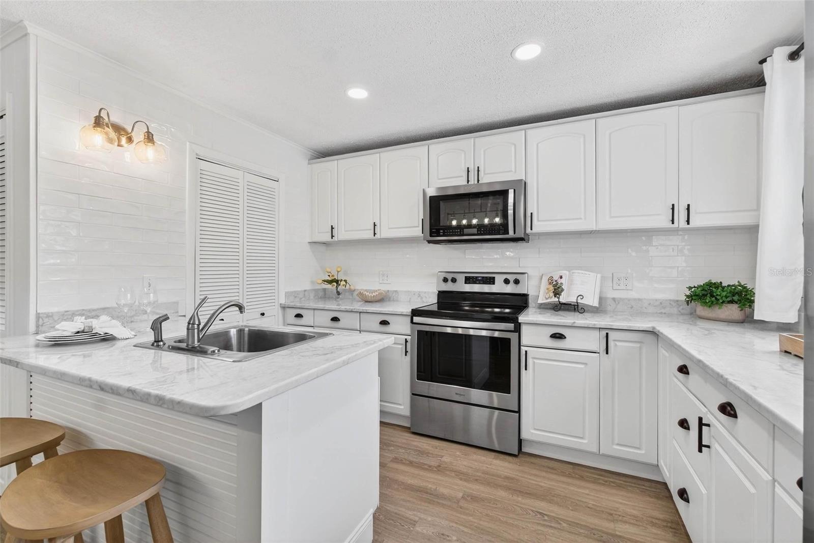 Image 4 of 30 For 760 71st Avenue N