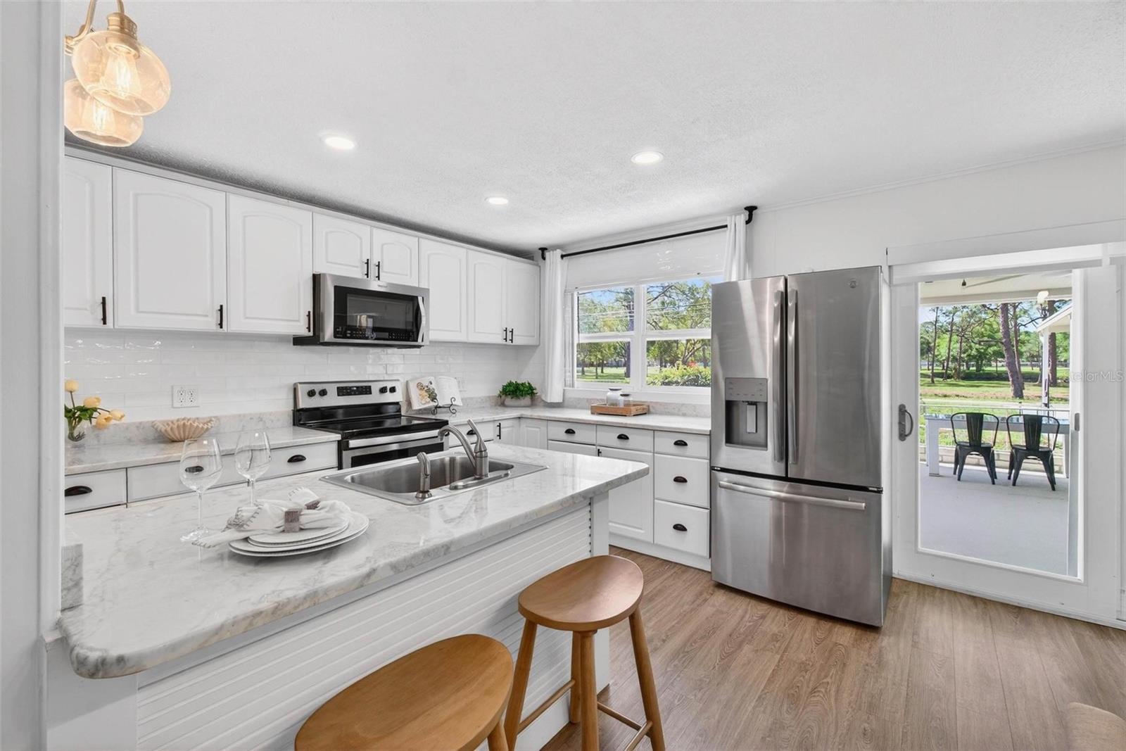 Image 5 of 30 For 760 71st Avenue N