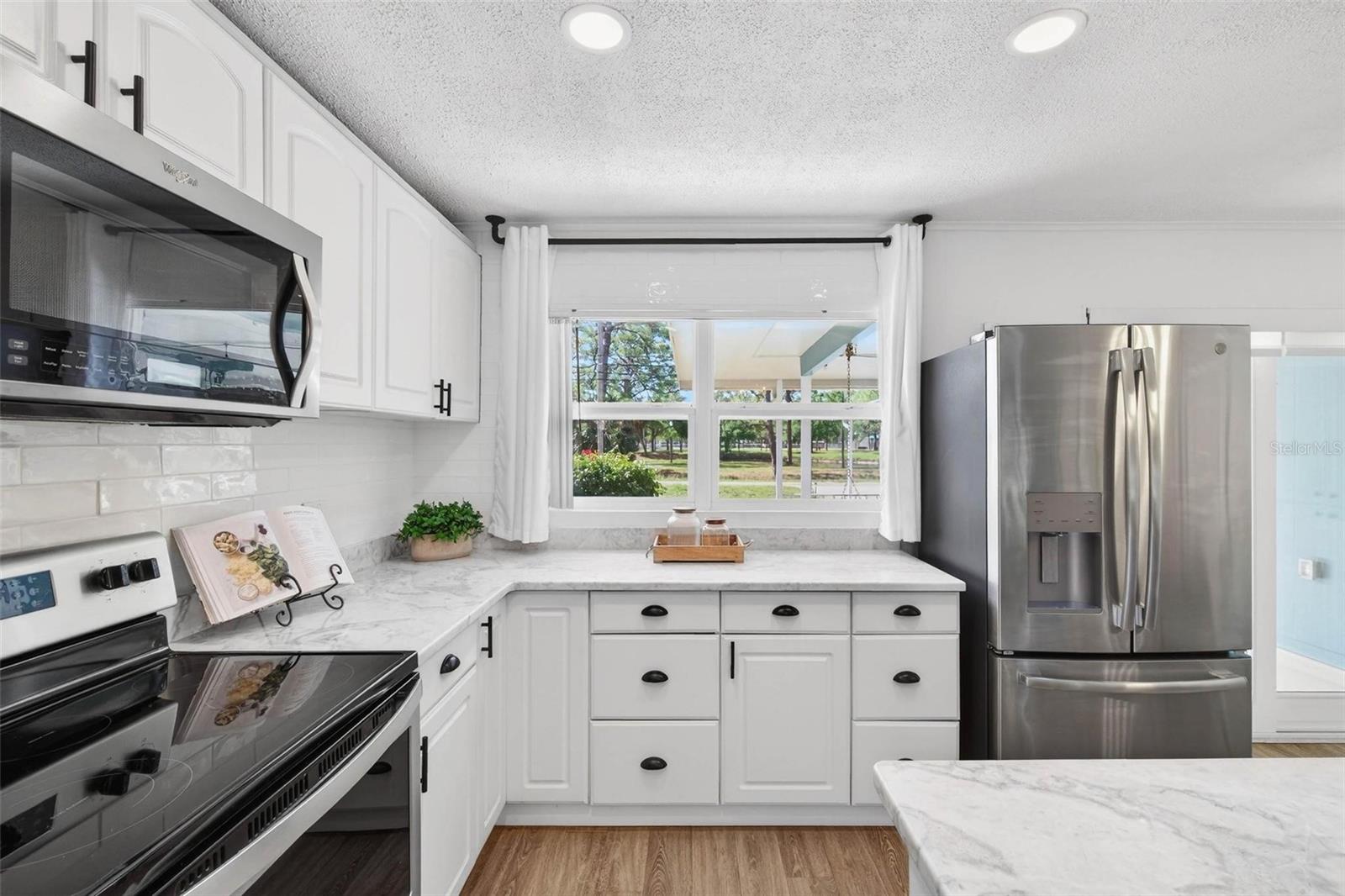 Image 8 of 30 For 760 71st Avenue N