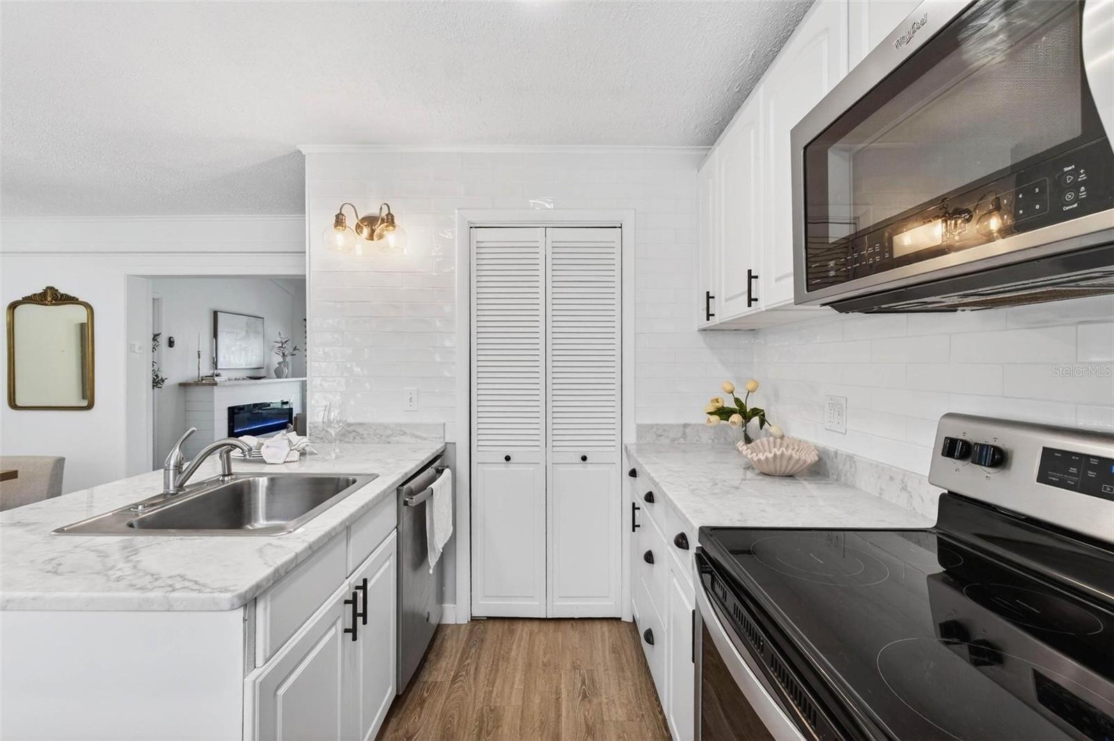 Image 9 of 30 For 760 71st Avenue N