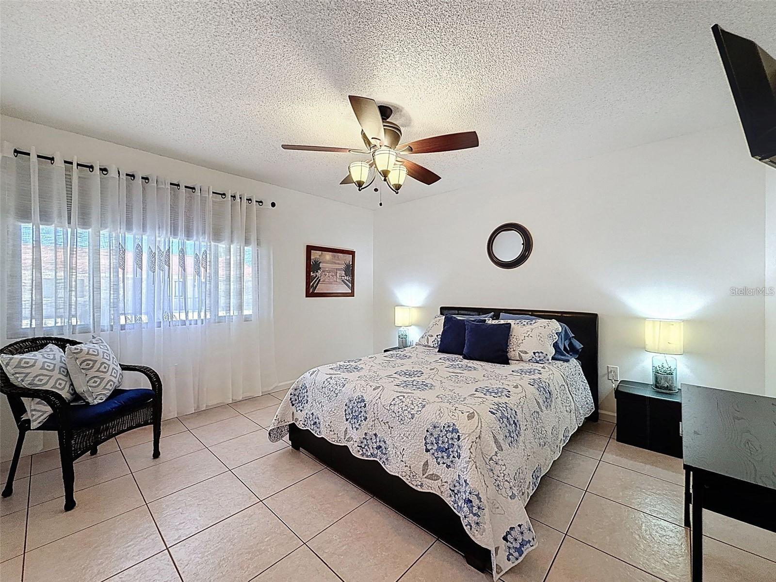 Image 11 of 24 For 9981 Eagles Point Circle 4