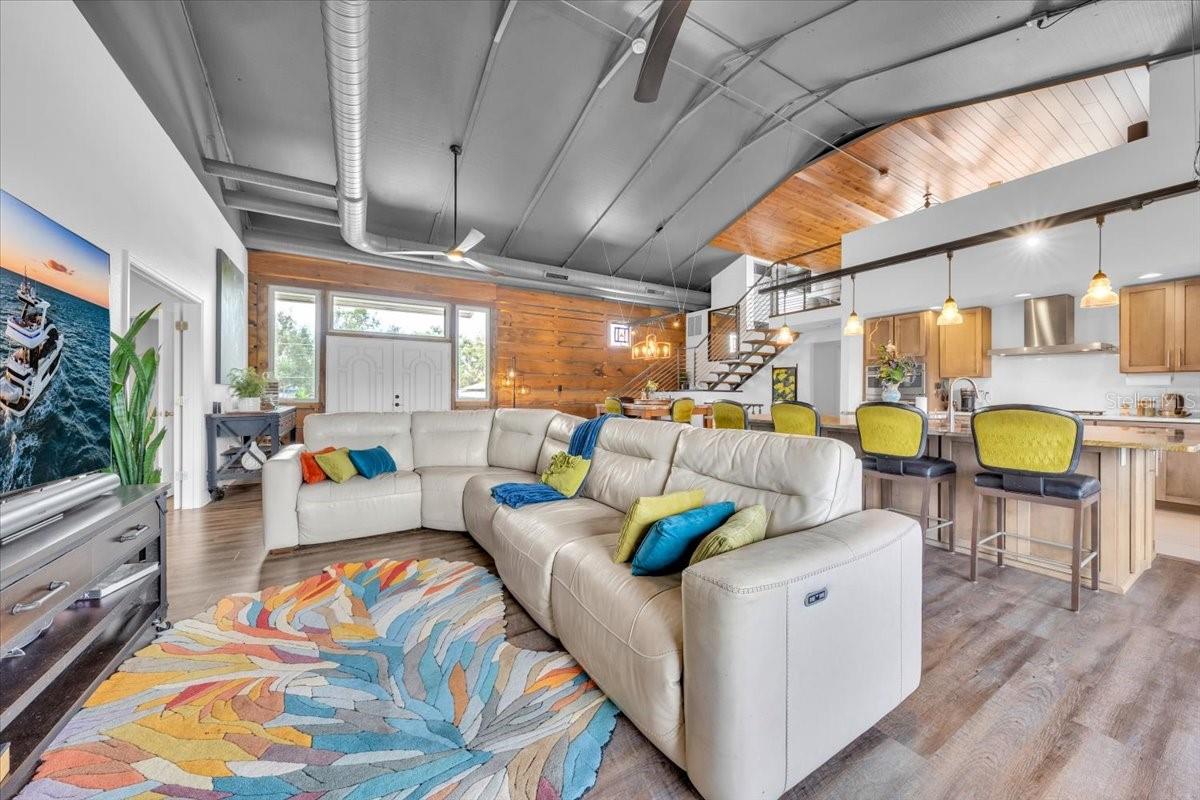 Image 14 of 50 For 8813 Lagoon Street