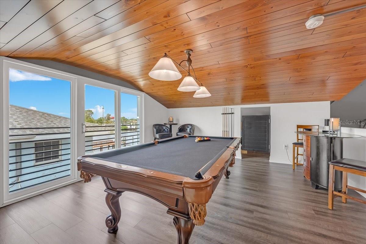 Image 19 of 50 For 8813 Lagoon Street