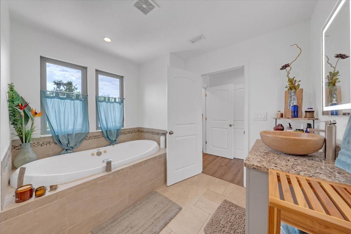 Image 27 of 50 For 8813 Lagoon Street