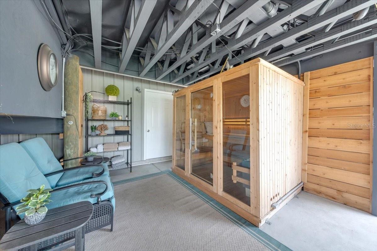 Image 6 of 50 For 8813 Lagoon Street