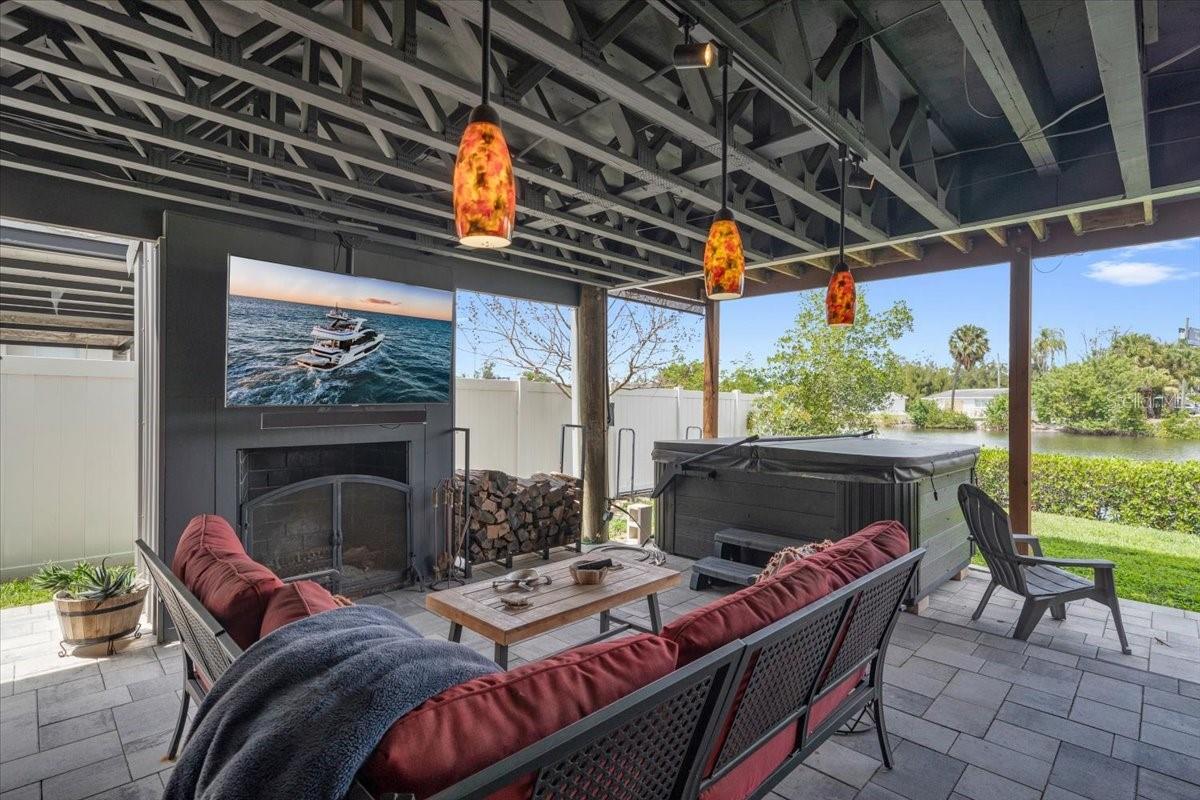 Image 7 of 50 For 8813 Lagoon Street