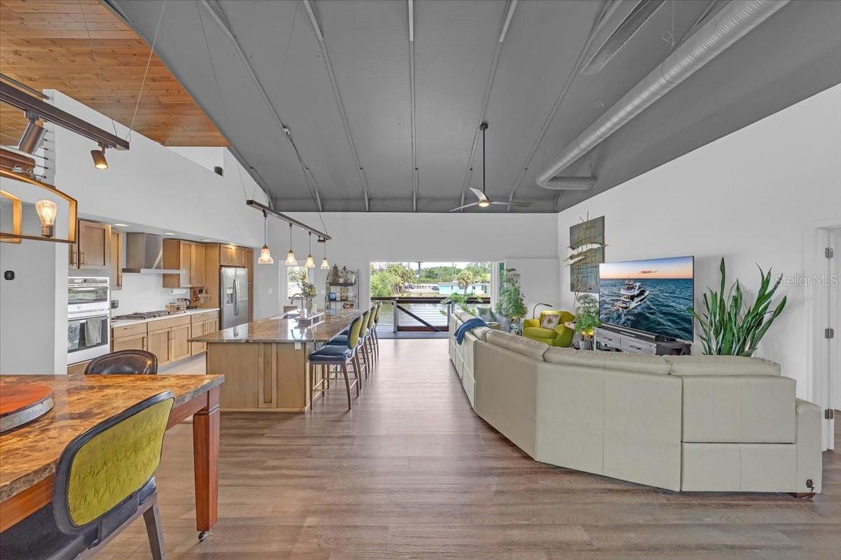 Image 9 of 50 For 8813 Lagoon Street