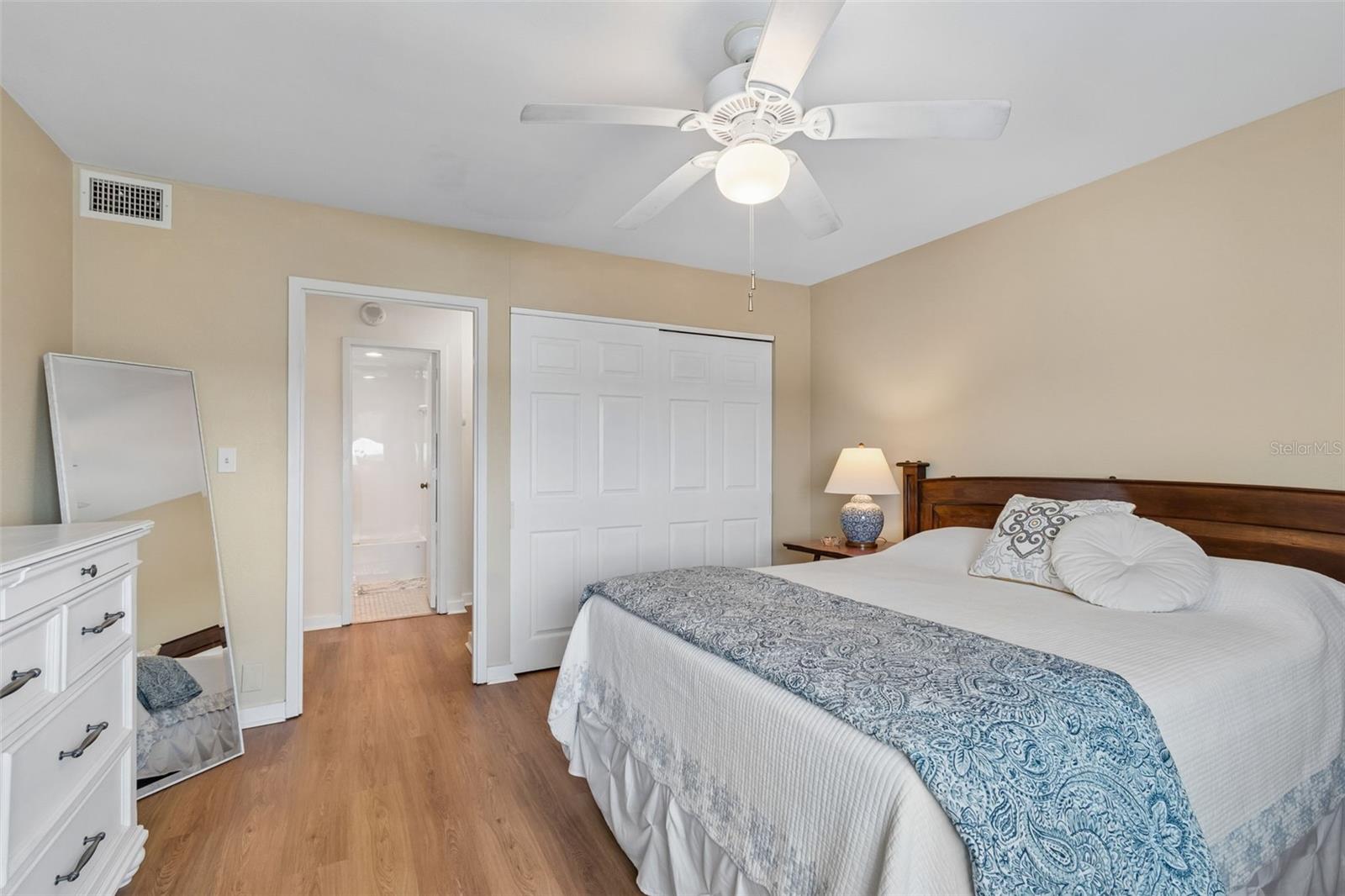 Image 18 of 31 For 4015 Bayshore Boulevard 9d