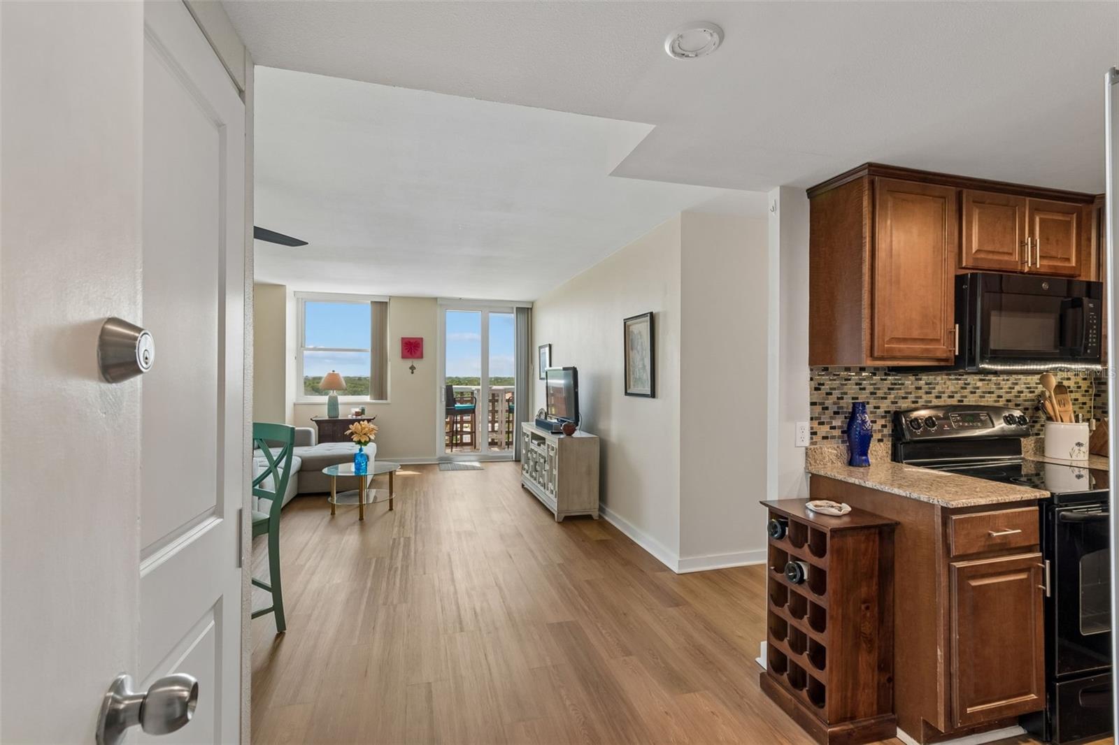 Image 3 of 31 For 4015 Bayshore Boulevard 9d