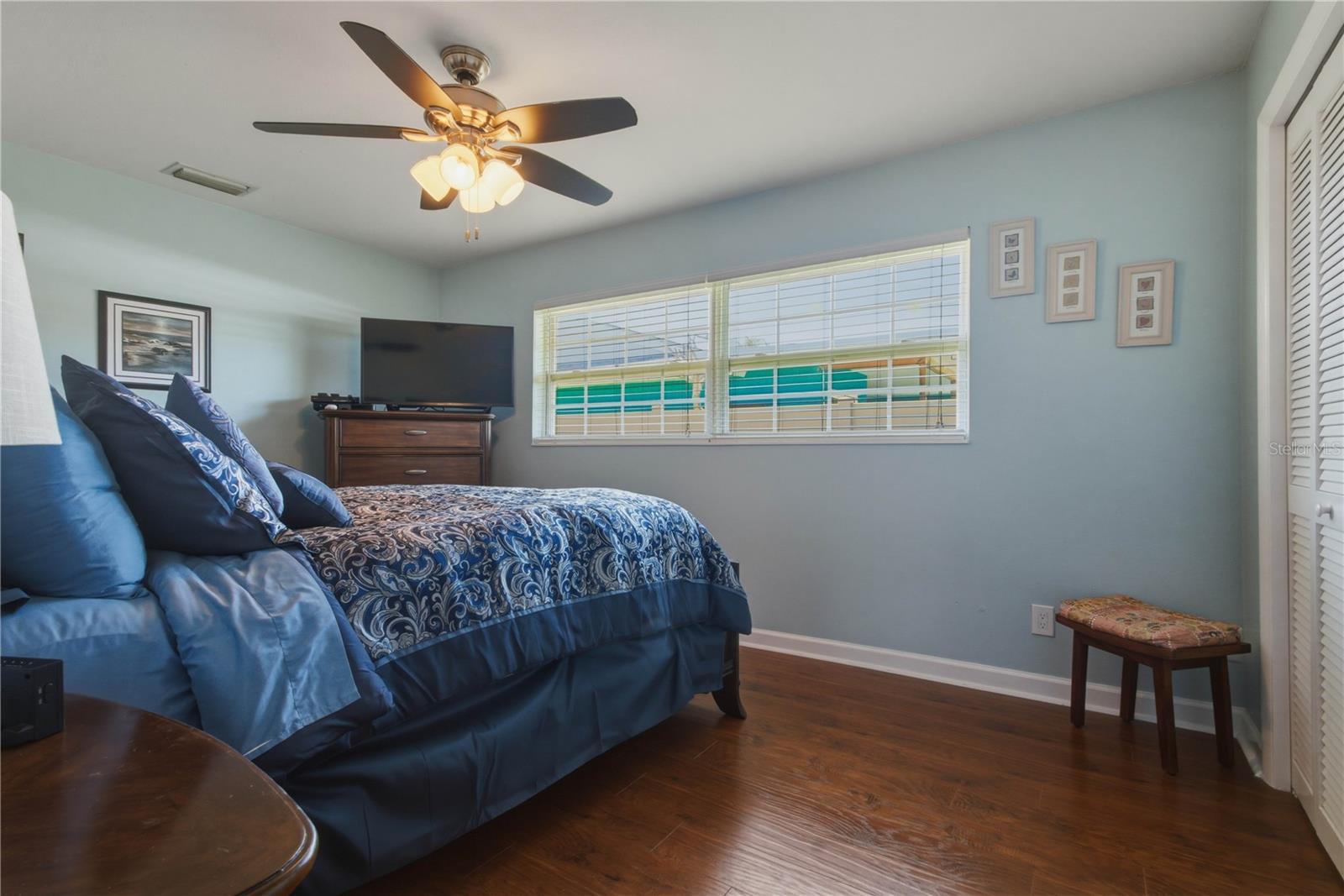 Listing photo id 33 for 2990 Meadow Oak Drive N