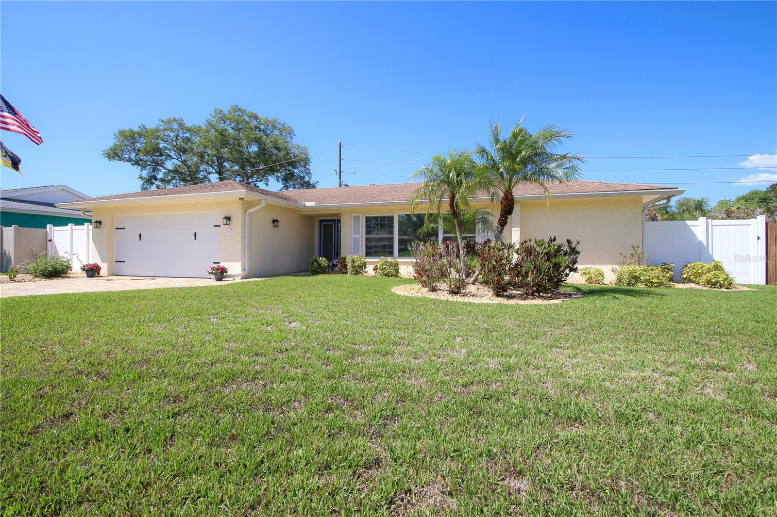 Listing photo id 54 for 2990 Meadow Oak Drive N