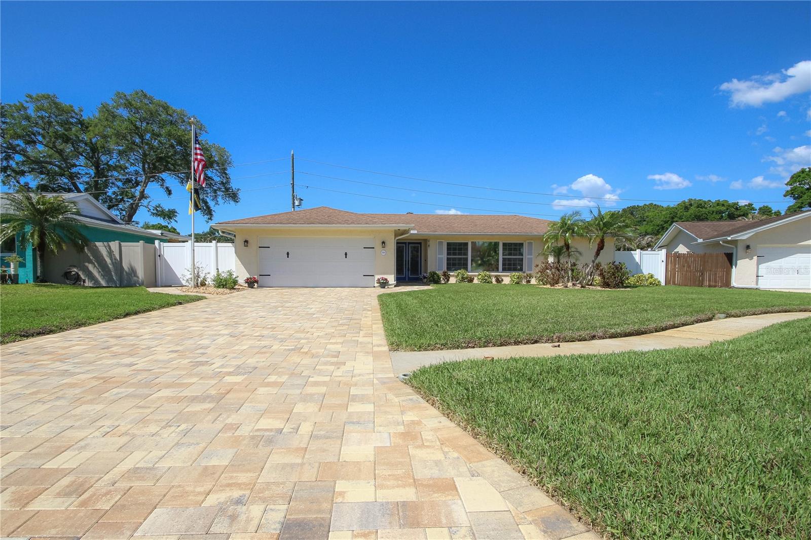 Listing photo id 56 for 2990 Meadow Oak Drive N