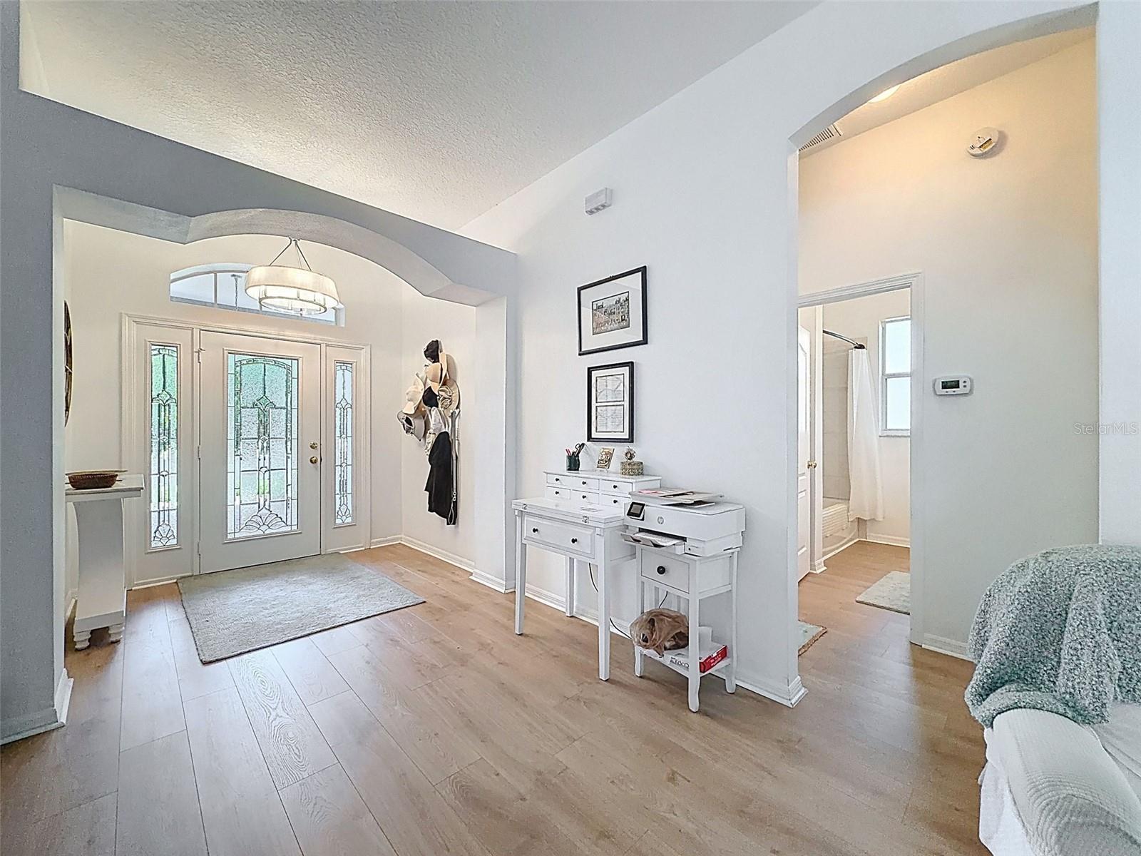 Image 13 of 95 For 11303 Clear Oak Circle