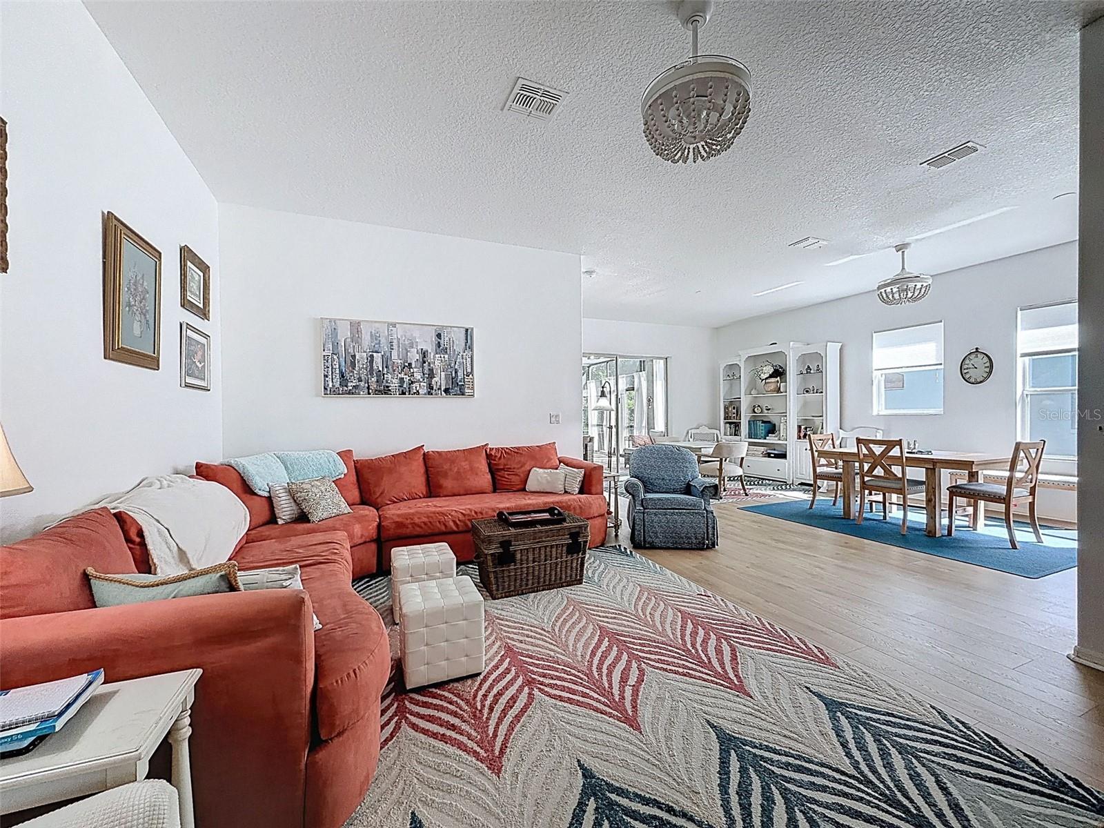 Image 17 of 95 For 11303 Clear Oak Circle