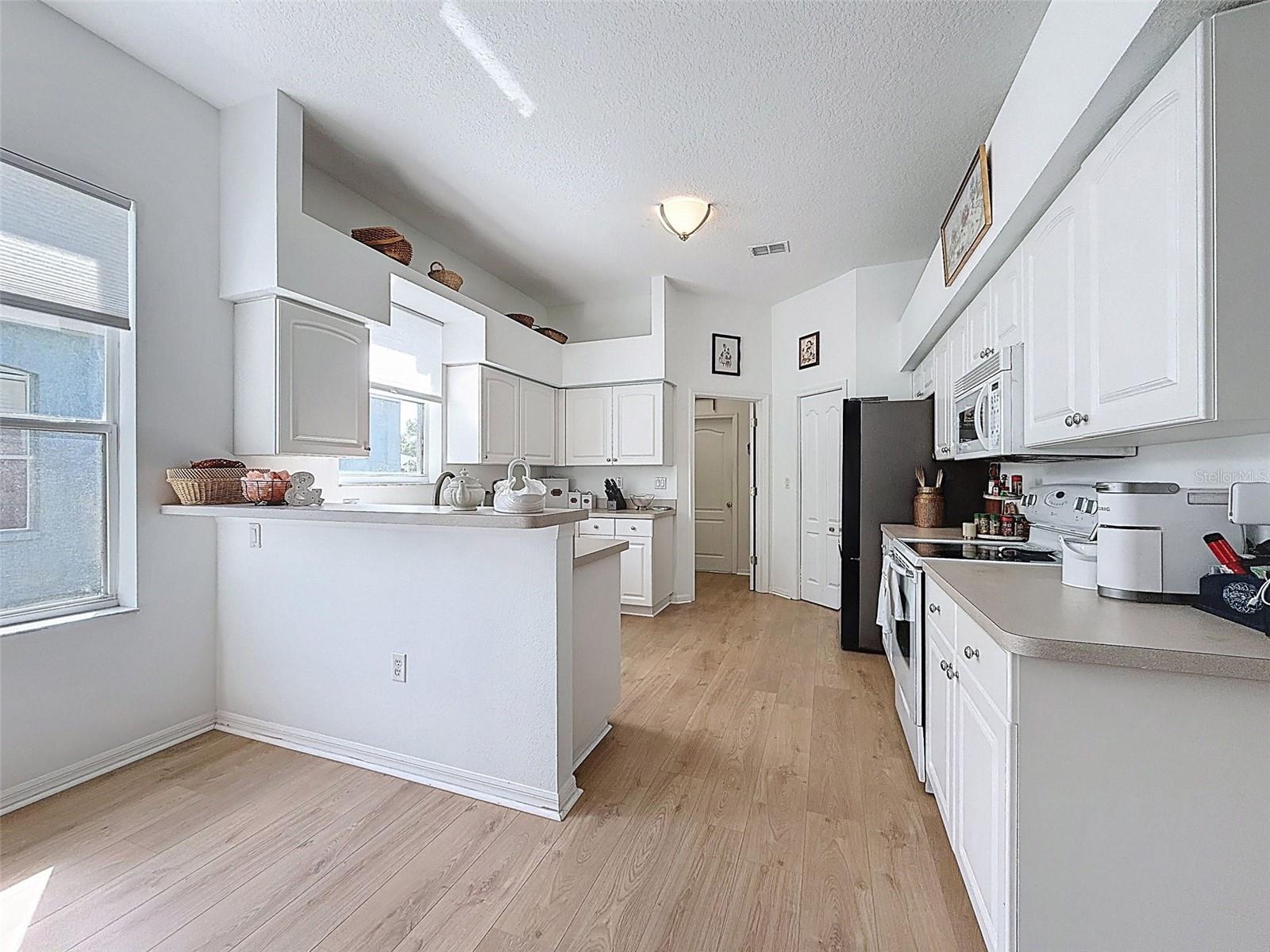 Image 23 of 95 For 11303 Clear Oak Circle