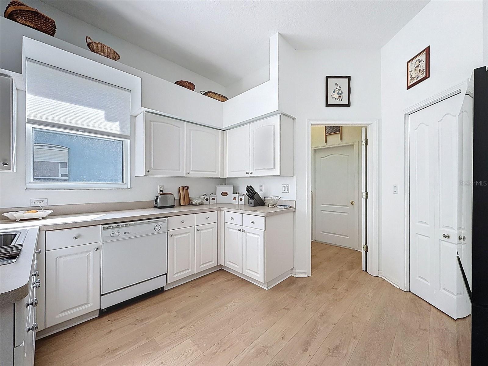 Image 24 of 95 For 11303 Clear Oak Circle