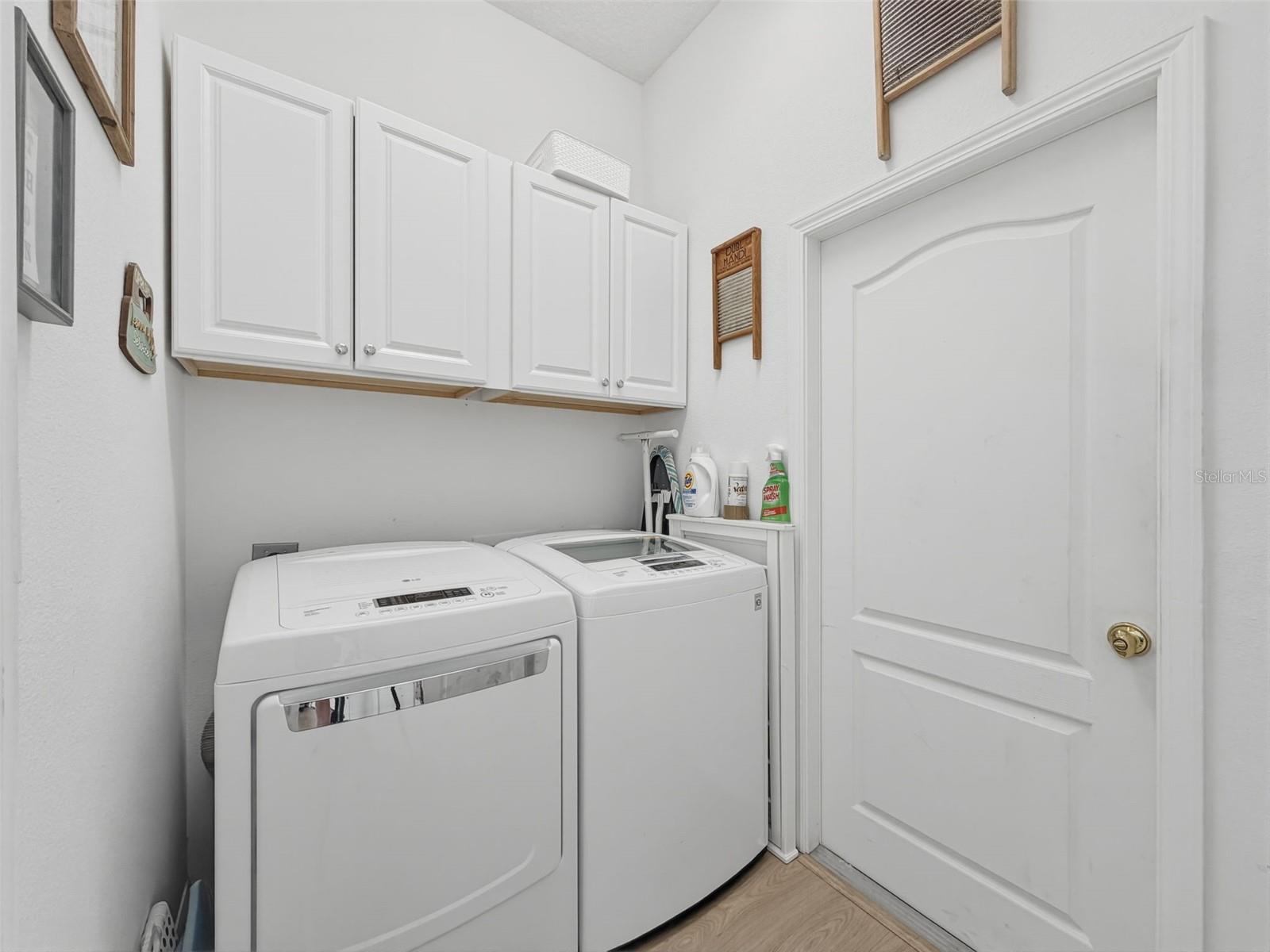 Image 25 of 95 For 11303 Clear Oak Circle