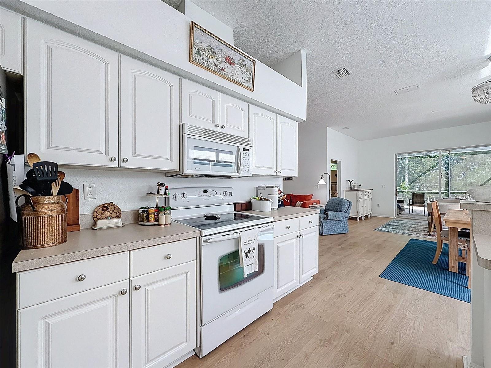 Image 28 of 95 For 11303 Clear Oak Circle