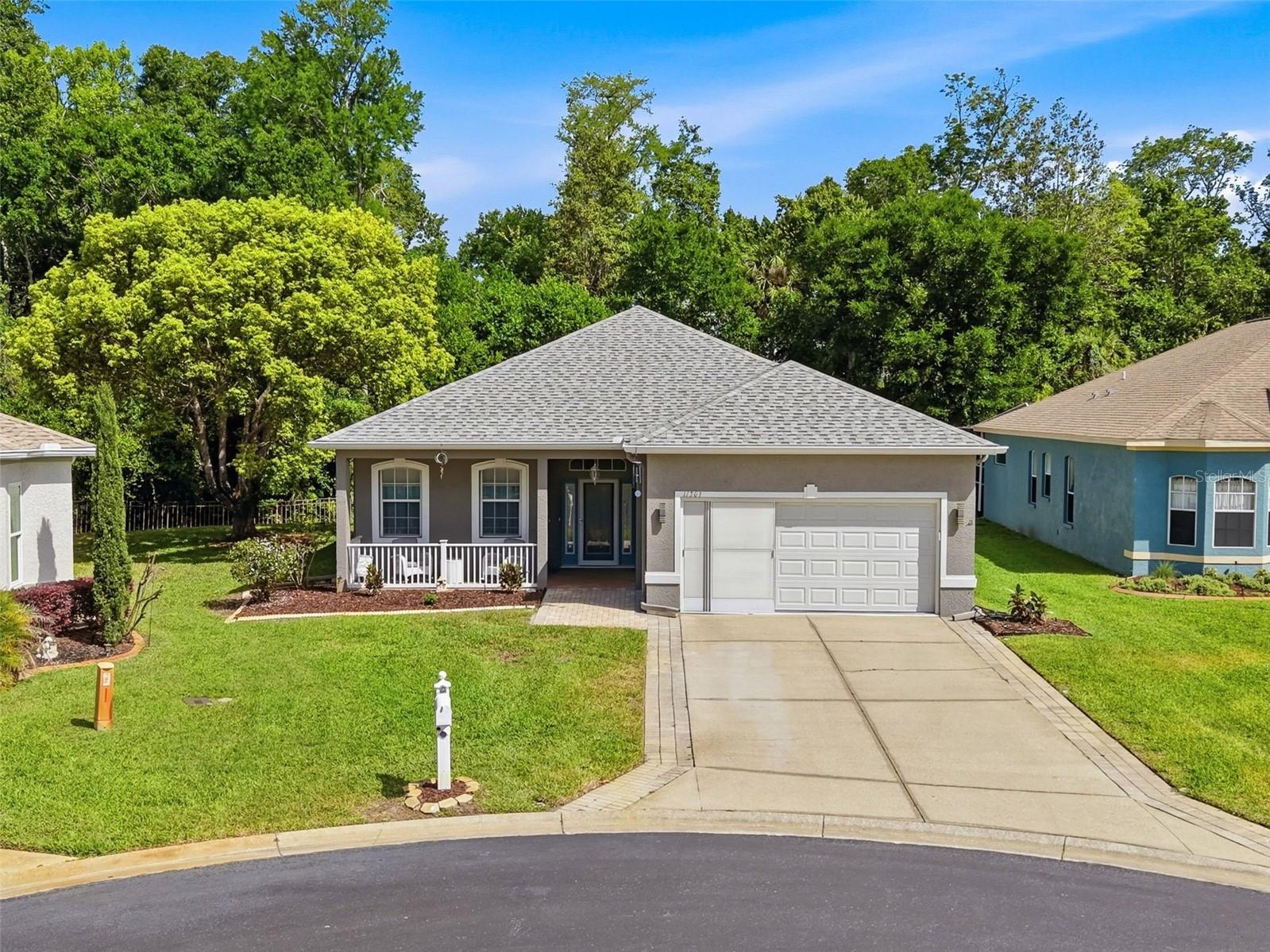 Image 4 of 95 For 11303 Clear Oak Circle