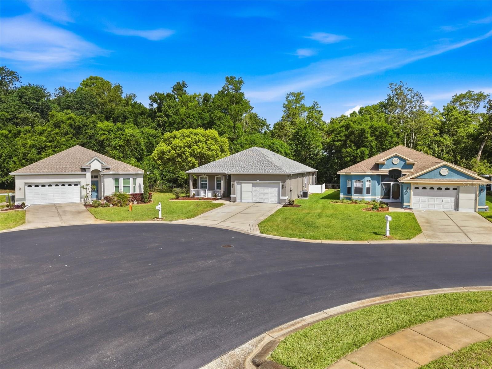 Image 6 of 95 For 11303 Clear Oak Circle