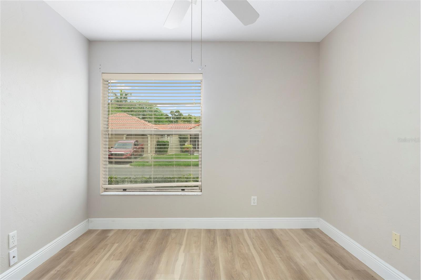 Listing photo id 13 for 491 St Tropez Circle Ne