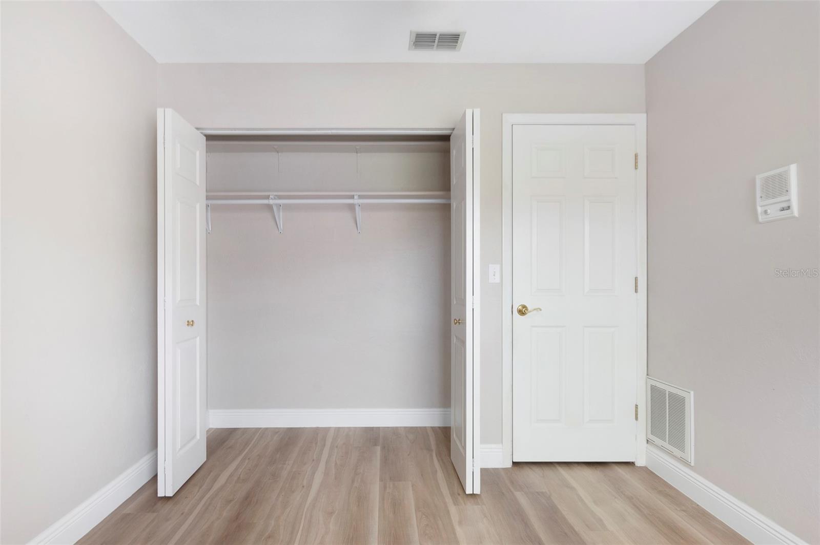 Listing photo id 14 for 491 St Tropez Circle Ne