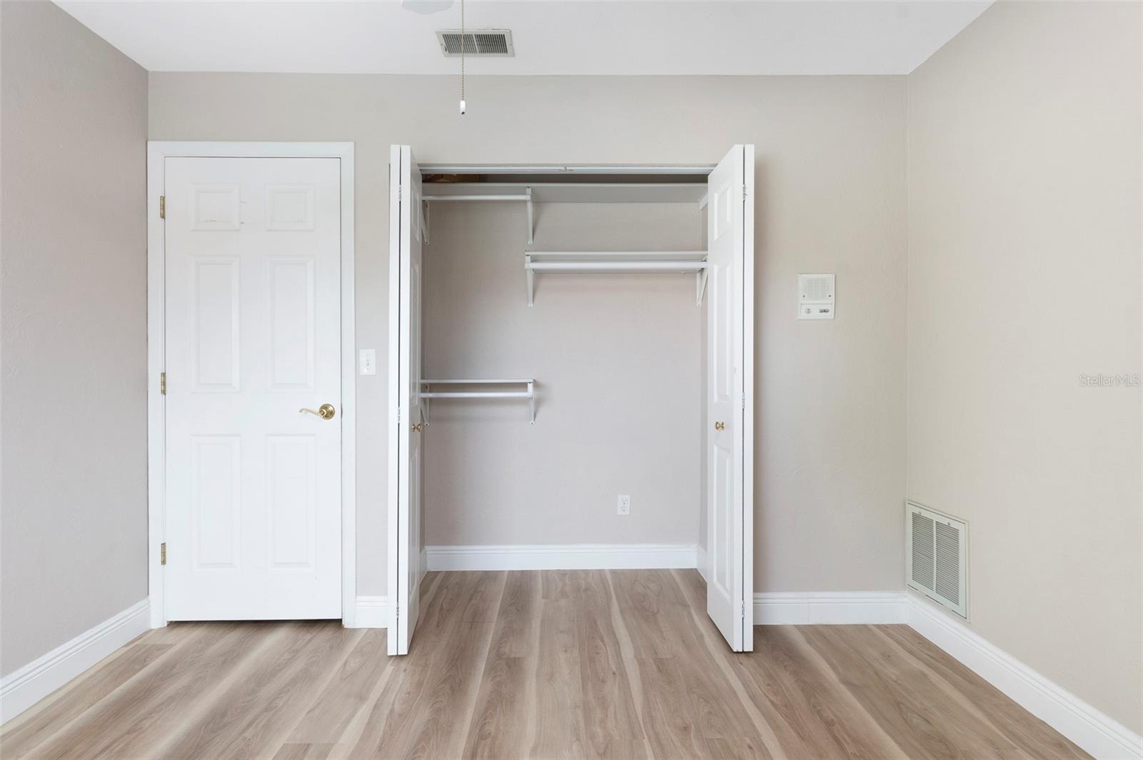 Listing photo id 16 for 491 St Tropez Circle Ne