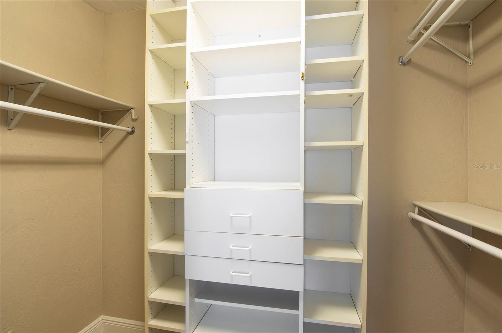 Listing photo id 20 for 491 St Tropez Circle Ne