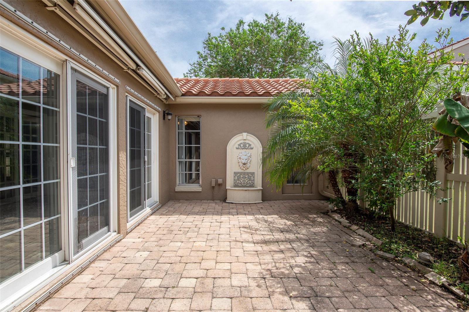 Listing photo id 26 for 491 St Tropez Circle Ne
