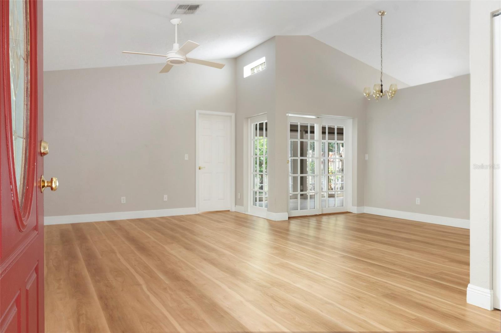 Listing photo id 2 for 491 St Tropez Circle Ne