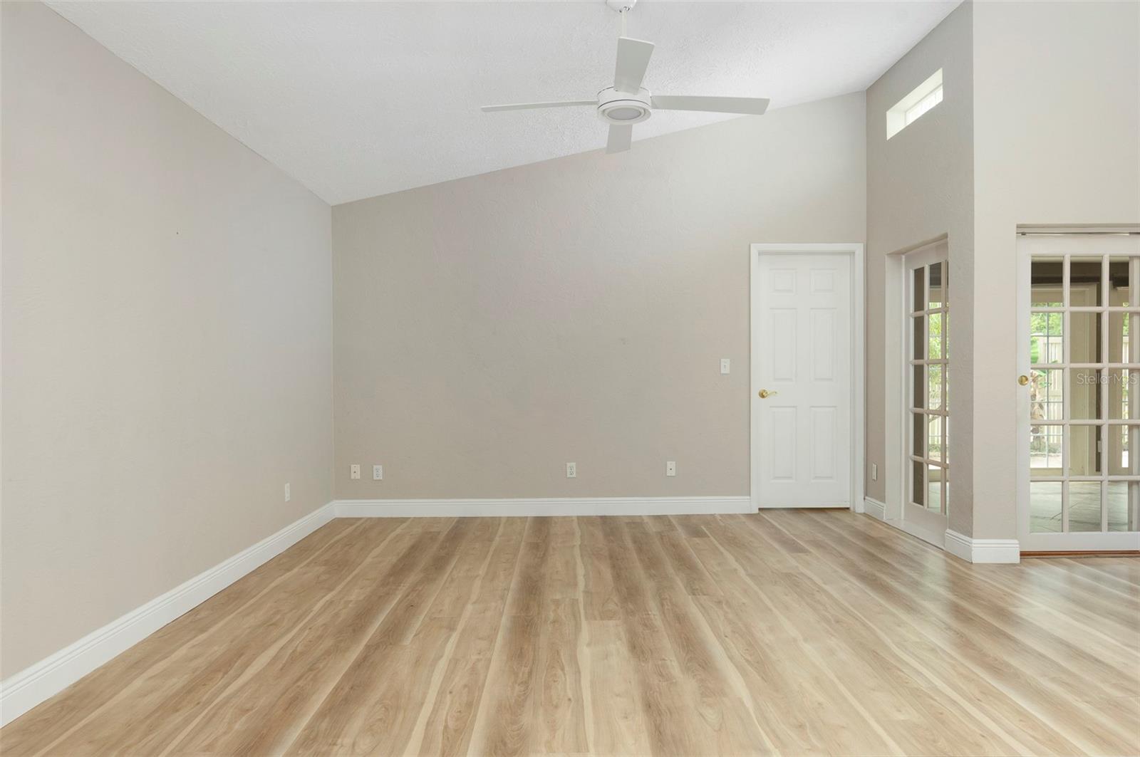 Listing photo id 3 for 491 St Tropez Circle Ne