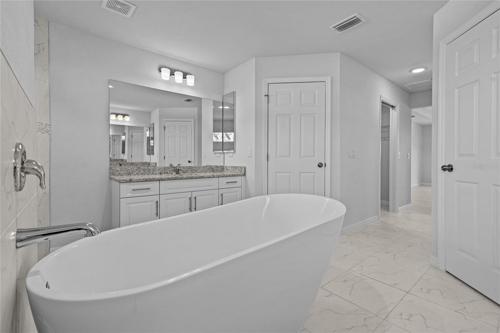 Image 15 of 27 For 710 2nd Lane