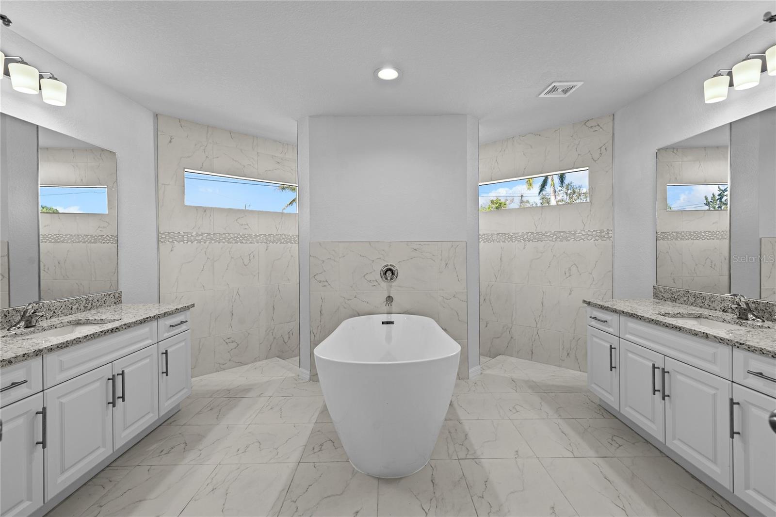 Image 5 of 27 For 710 2nd Lane