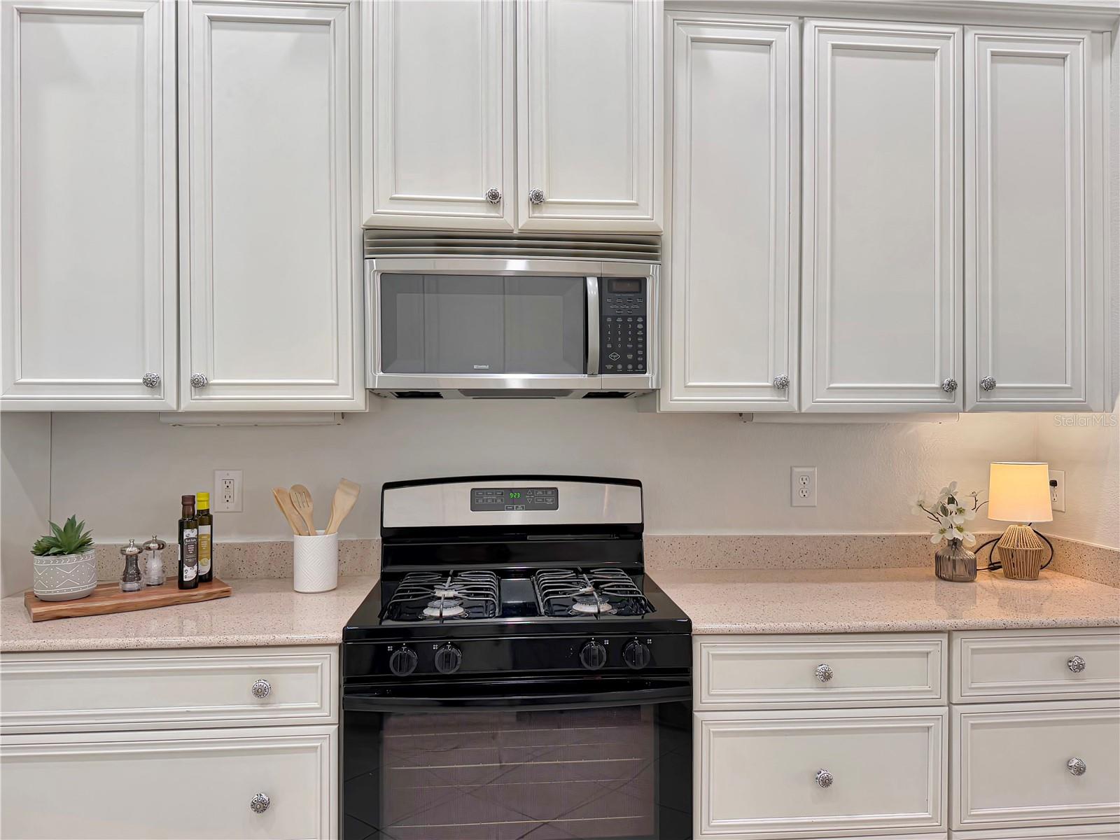 Image 13 of 34 For 6817 Cromwell Garden Dr