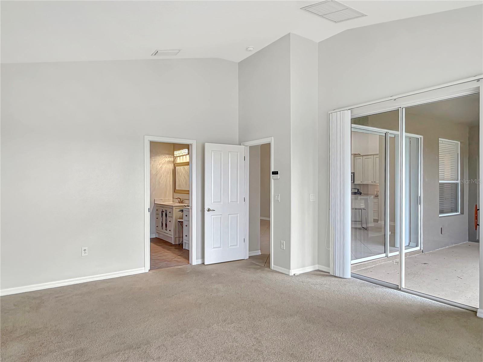 Image 18 of 34 For 6817 Cromwell Garden Dr