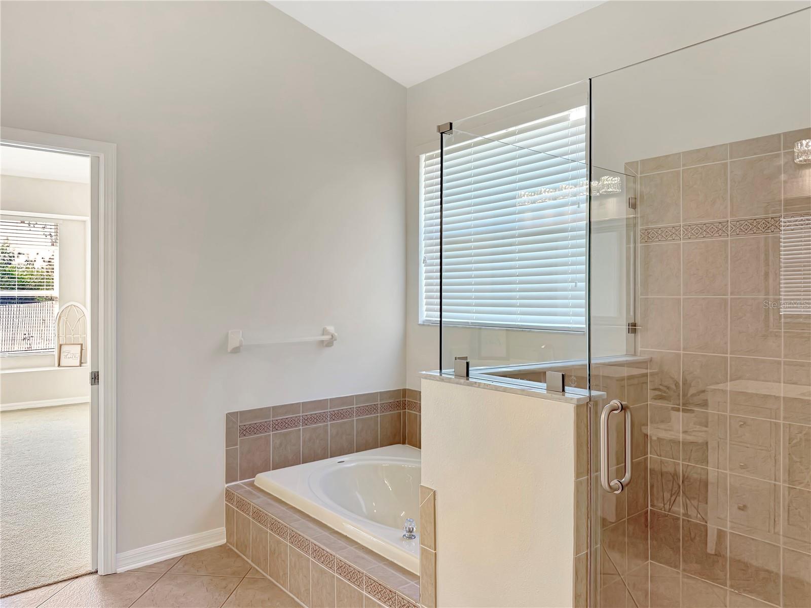 Image 20 of 34 For 6817 Cromwell Garden Dr