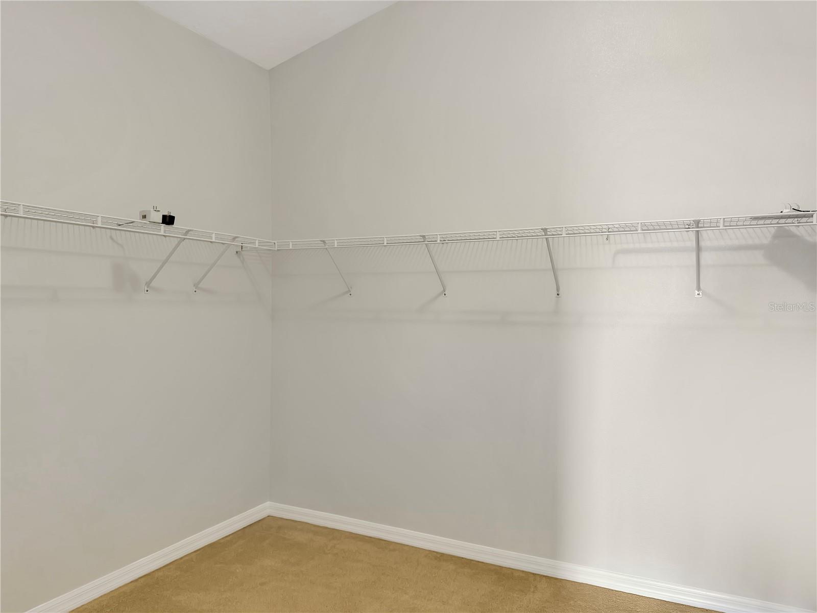 Image 21 of 34 For 6817 Cromwell Garden Dr