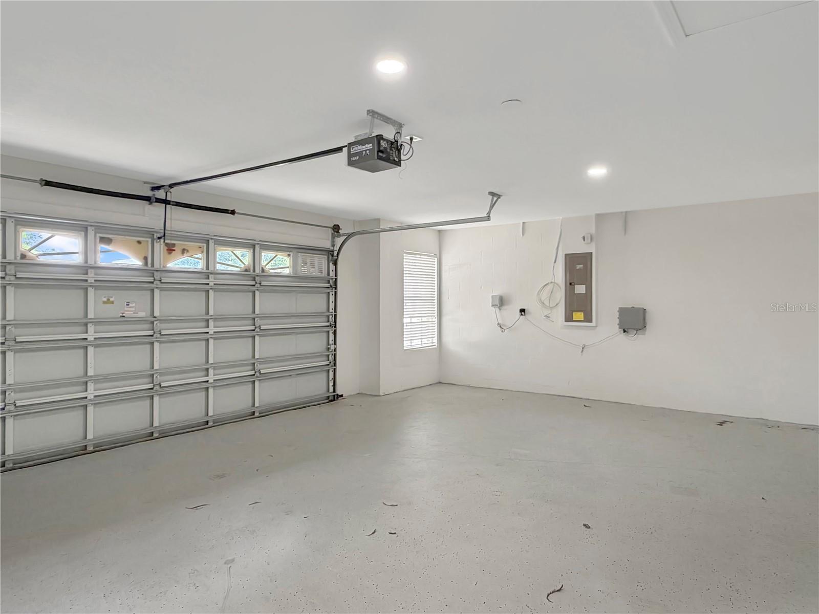 Image 29 of 34 For 6817 Cromwell Garden Dr