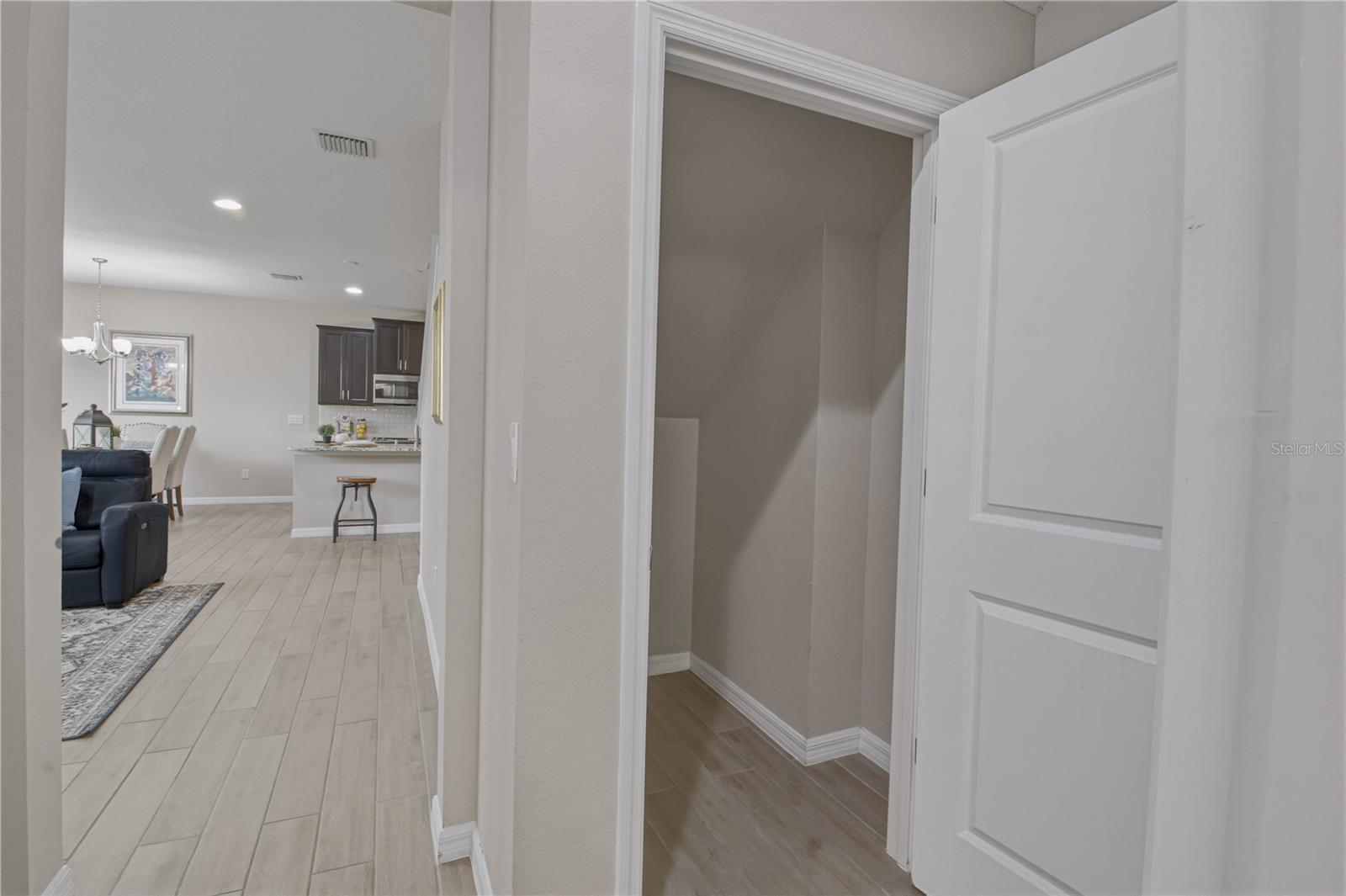 Image 12 of 32 For 8415 Praise Drive