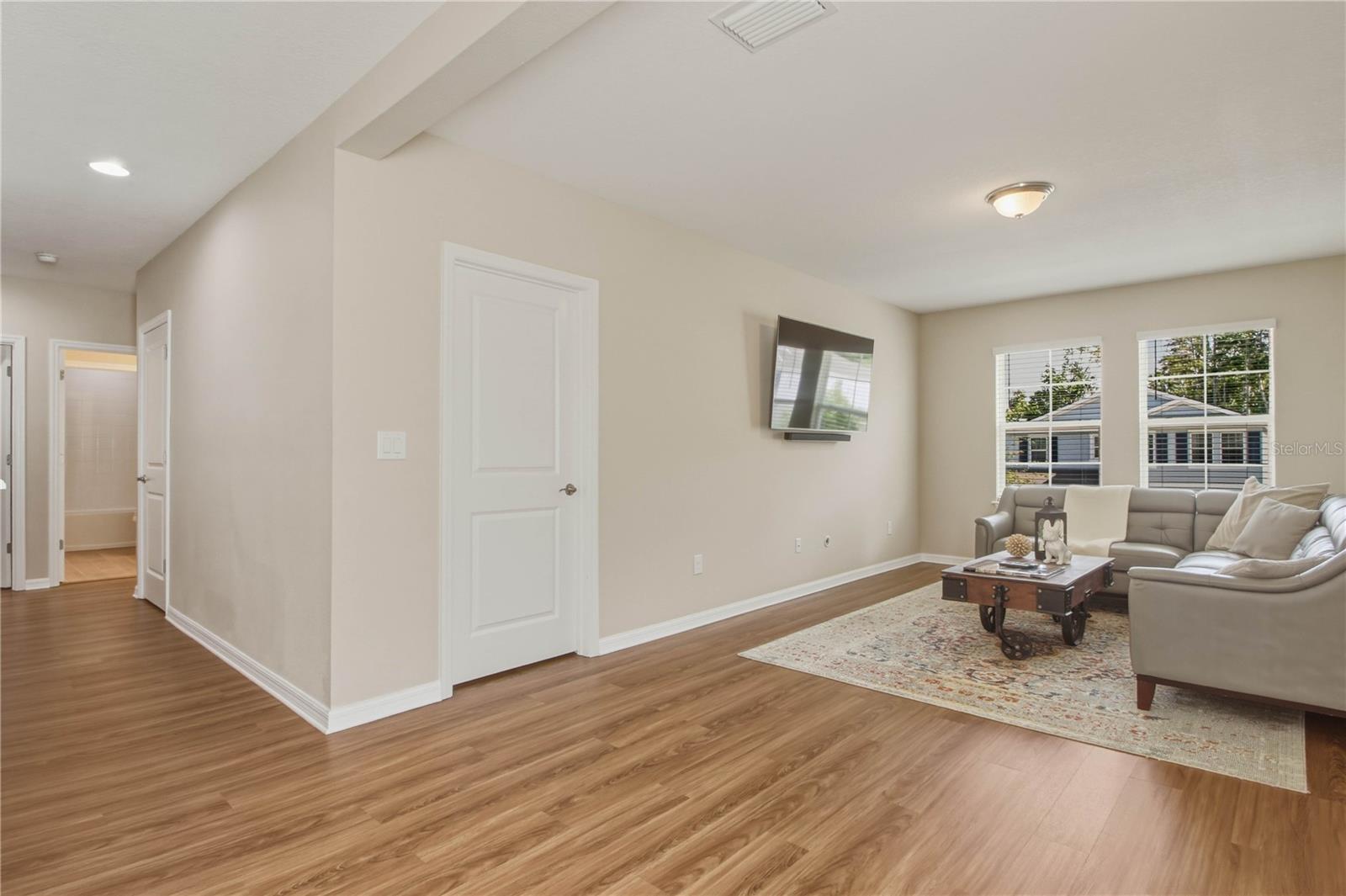 Image 20 of 32 For 8415 Praise Drive