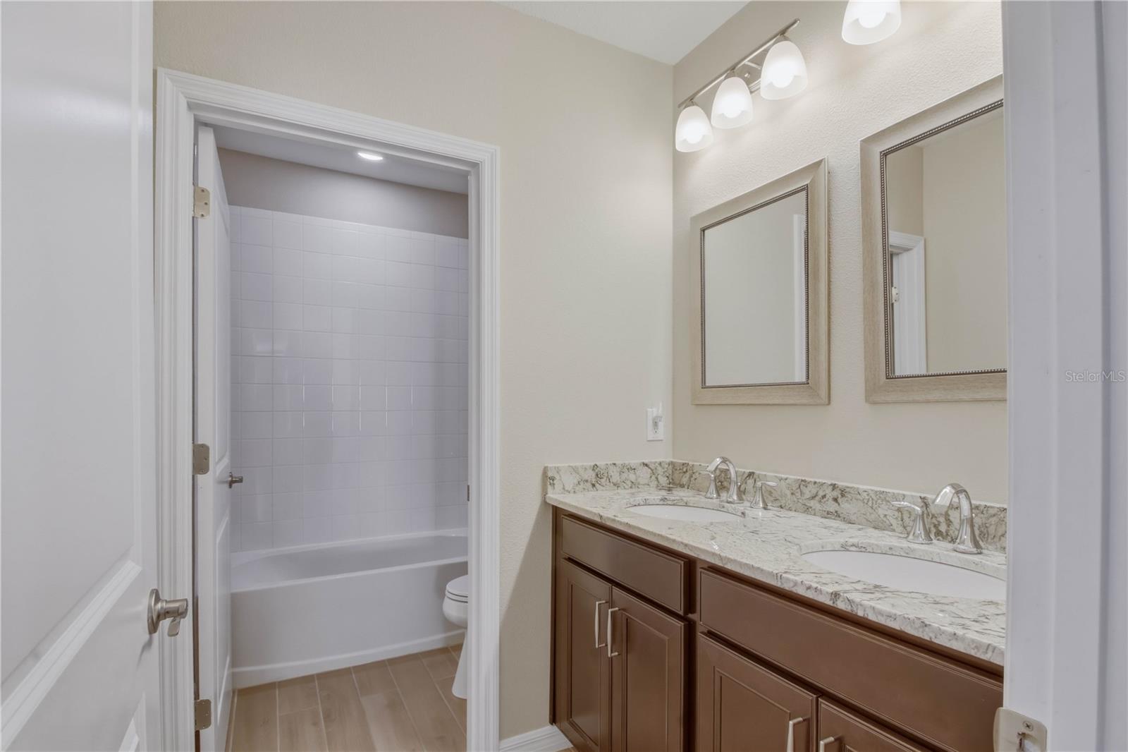 Image 28 of 32 For 8415 Praise Drive