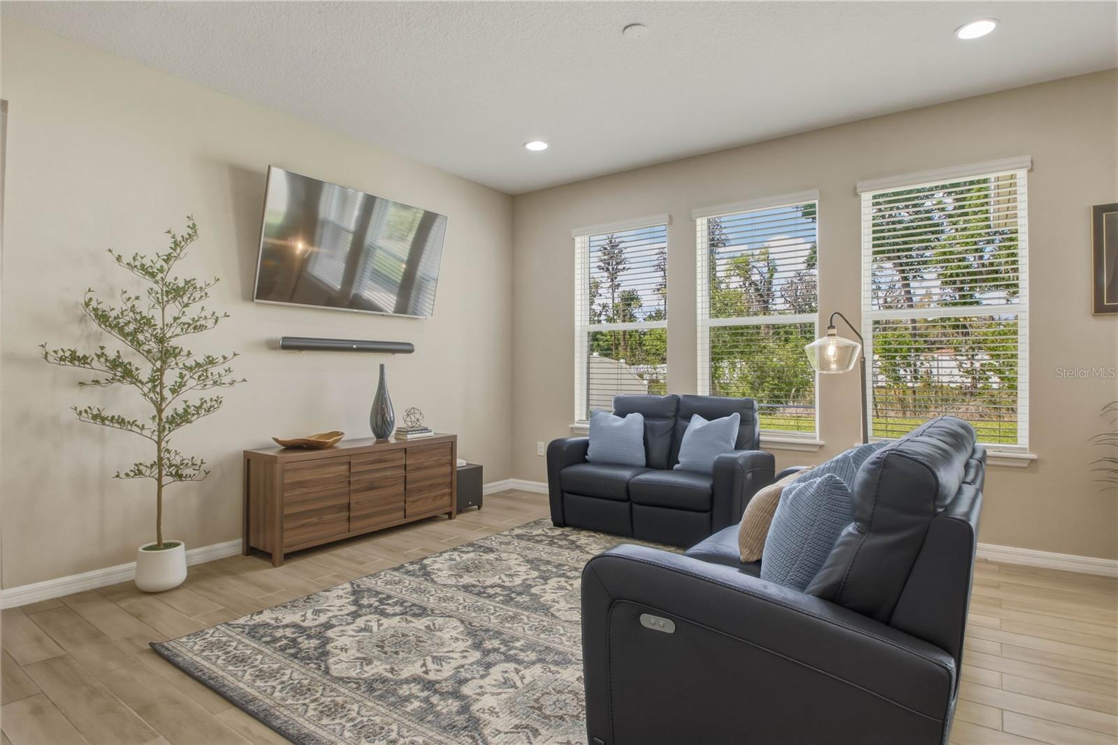 Image 6 of 32 For 8415 Praise Drive