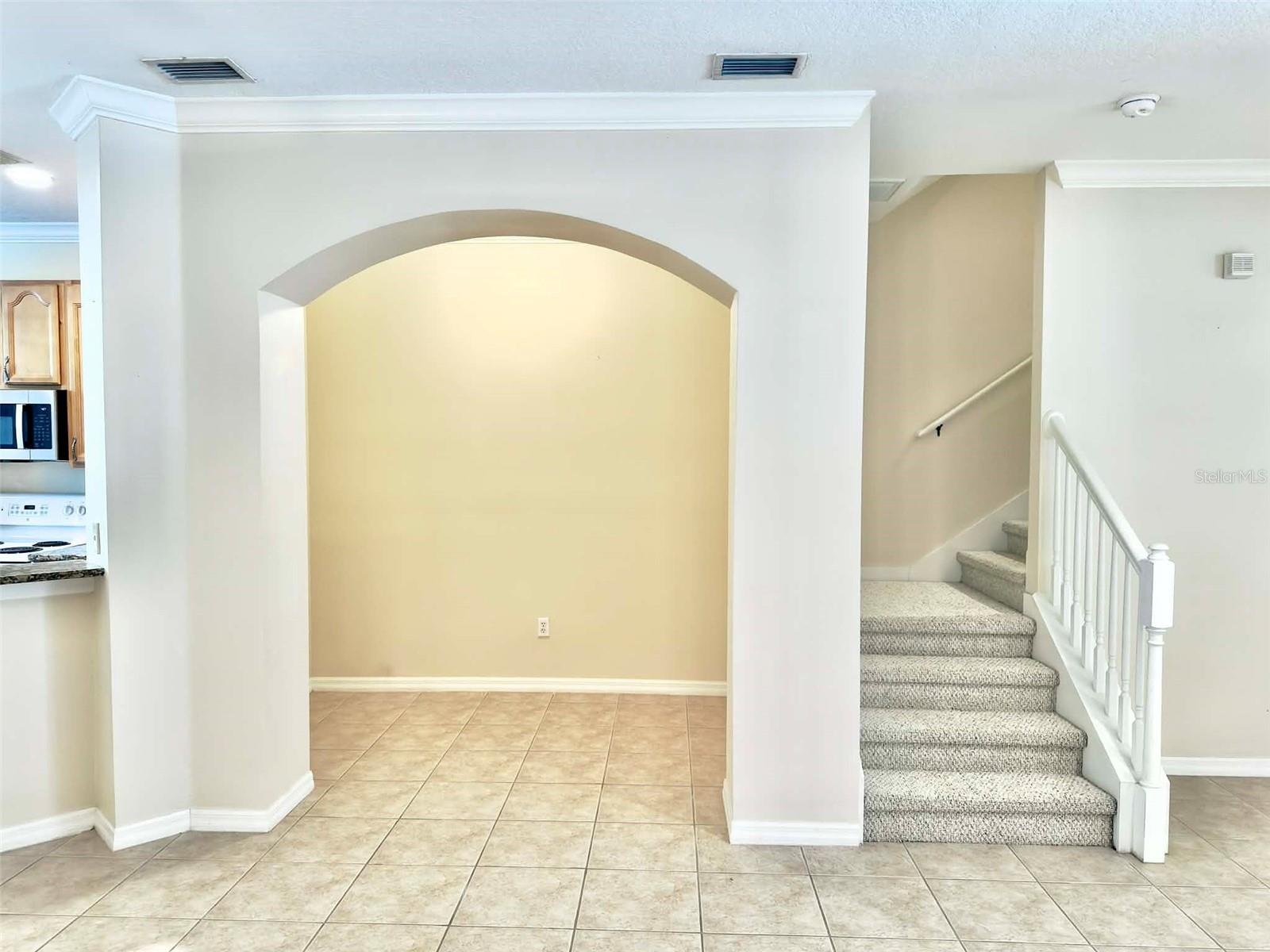 Image 11 of 34 For 2122 Park Crescent Drive