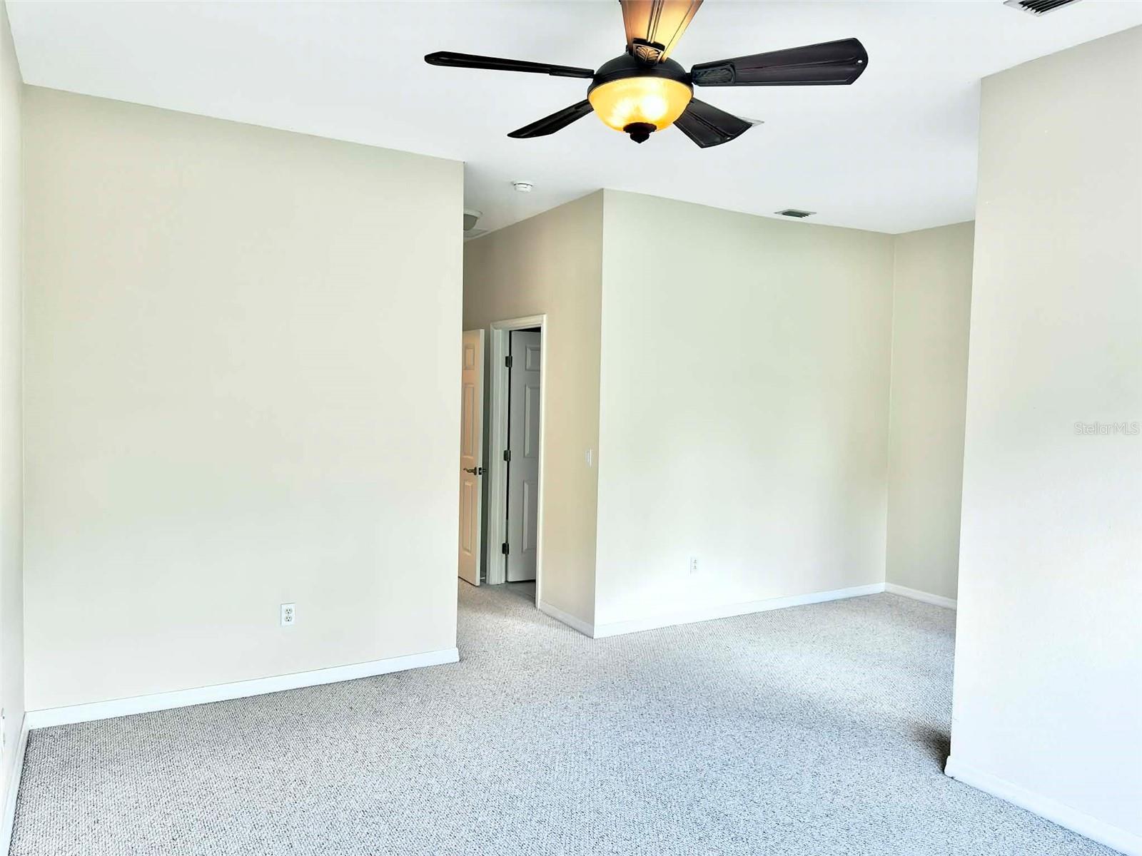 Image 16 of 34 For 2122 Park Crescent Drive