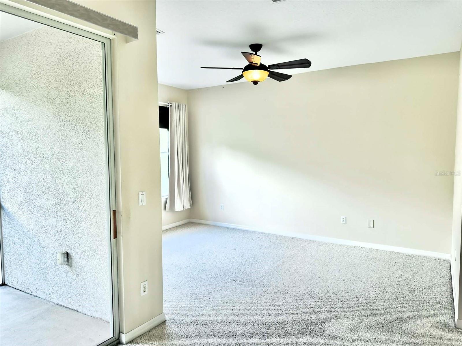 Image 17 of 34 For 2122 Park Crescent Drive