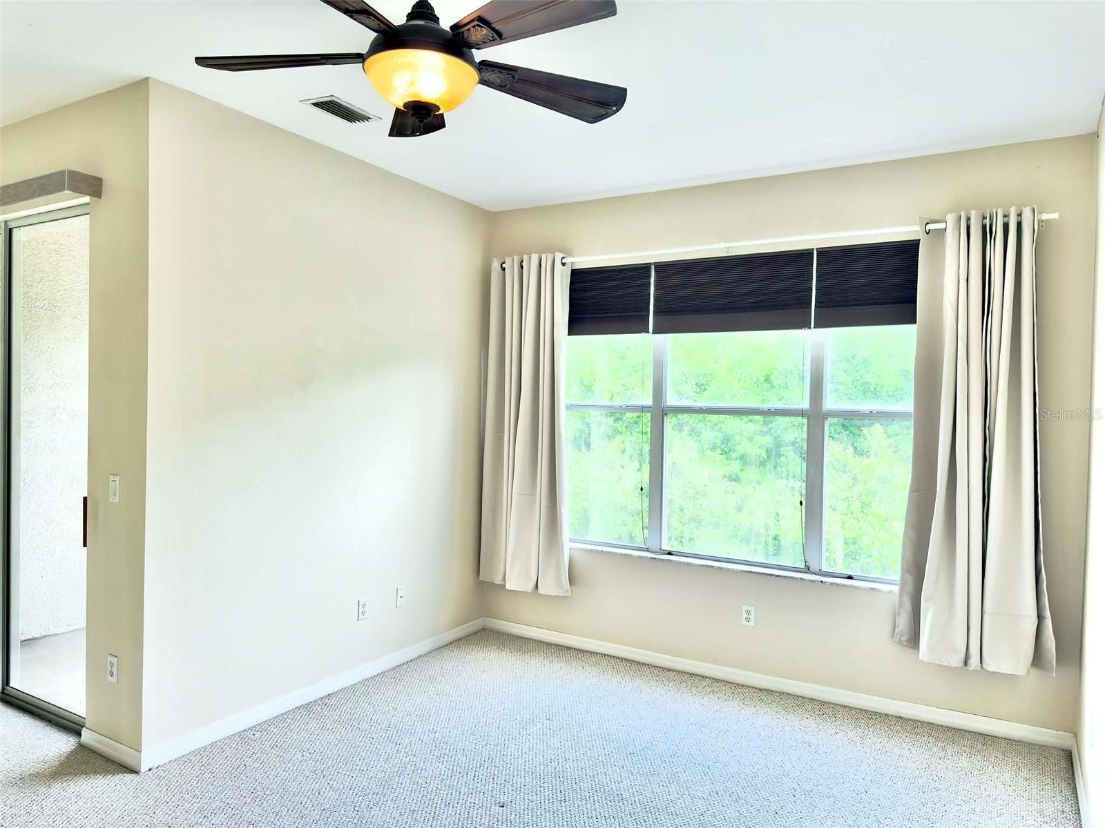 Image 18 of 34 For 2122 Park Crescent Drive