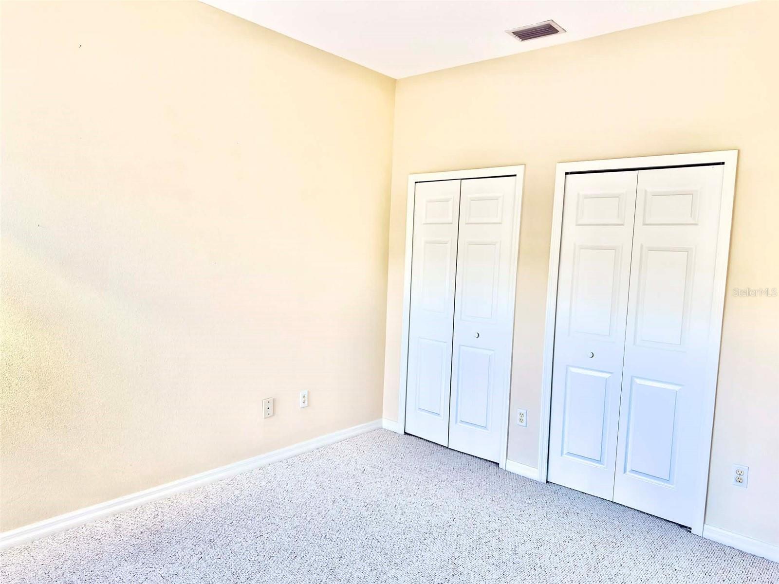 Image 19 of 34 For 2122 Park Crescent Drive