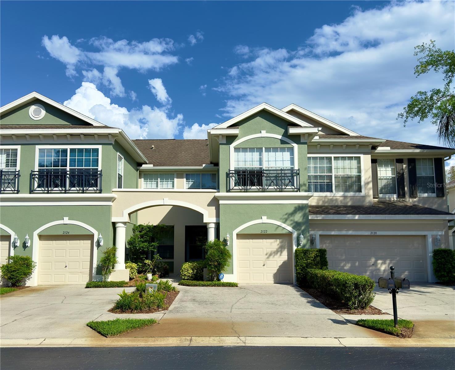 Image 2 of 34 For 2122 Park Crescent Drive